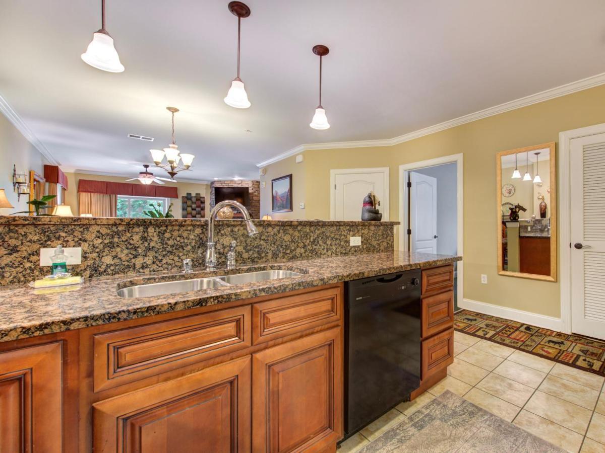 شقة City Bear, 2Br, Pool, Spa, Downtown Gatlinburg, Sleeps 6 المظهر الخارجي الصورة