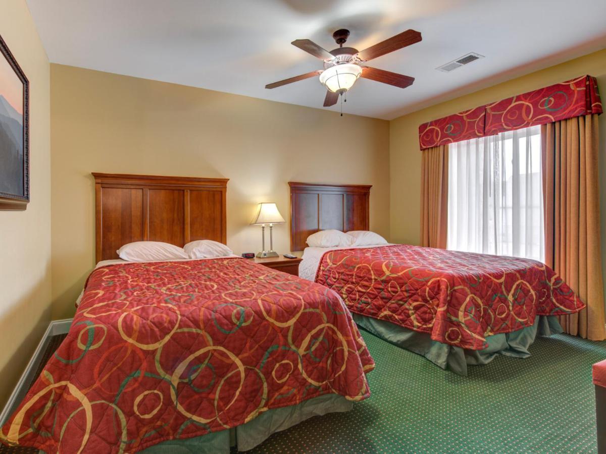 شقة City Bear, 2Br, Pool, Spa, Downtown Gatlinburg, Sleeps 6 المظهر الخارجي الصورة