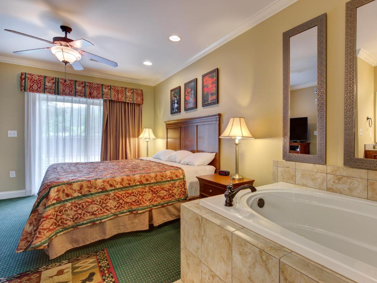 شقة City Bear, 2Br, Pool, Spa, Downtown Gatlinburg, Sleeps 6 المظهر الخارجي الصورة
